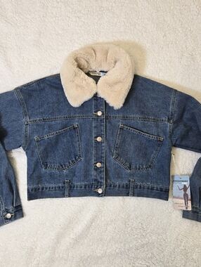 Highway Jeans Denim Jacket Fur Collar Cropped Jean Big Pockets Medium NWT